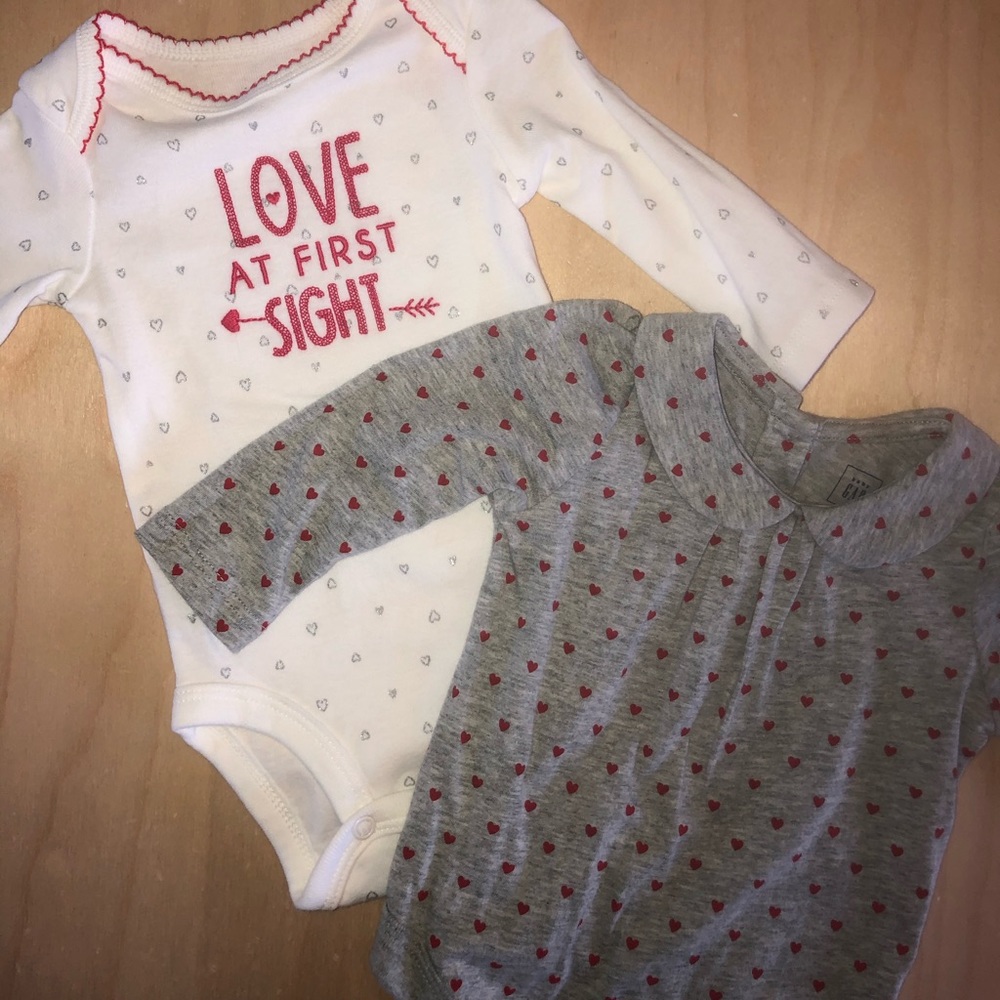 Love and Hearts long-sleeved Bodysuits 3-6 months